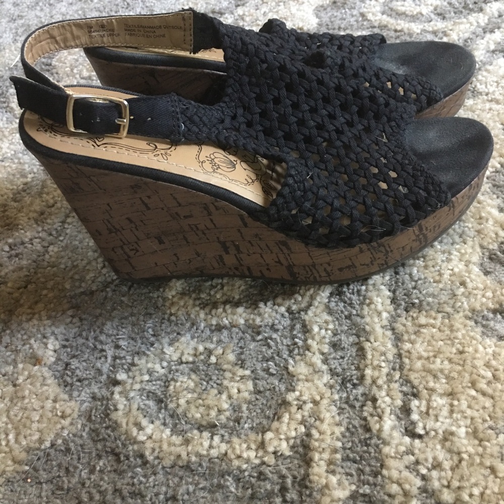 Maurices wedges size 7